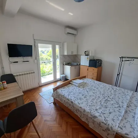 Apartment Ukropina 2