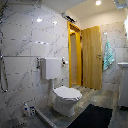 Apartment Ukropina 2 *